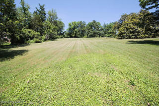 337 Mockingbird Valley Rd, Louisville, KY 40207-1336