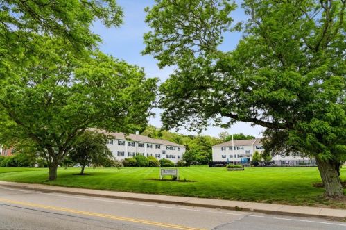 15 Margerie St, Plymouth MA 02360-3946 exterior