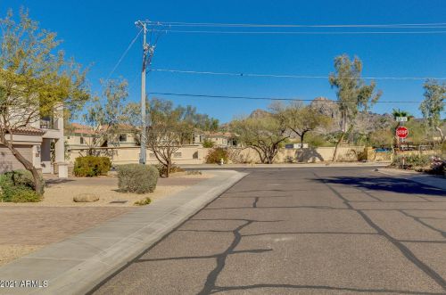 1344 Belmont Ave, Phoenix AZ 85021-6876 exterior