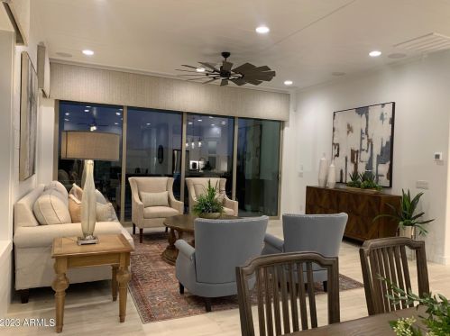 21321 58th St, Phoenix, AZ 85054