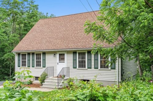 39 Dawson Rd, Worcester, MA 01602-1212