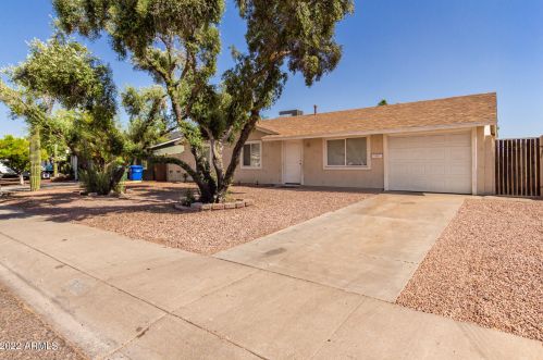 3701 Eugie Ave, Phoenix AZ  85032-6208 exterior