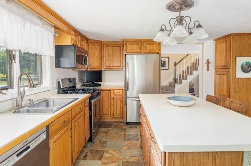 75 Cherry St, Plymouth MA 02360-4467 exterior