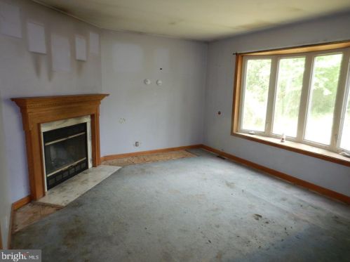 1854 Little Dr, West Deptford, NJ 08096-5606