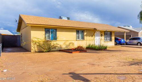 3307 64th Dr, Phoenix, AZ 85033-5212