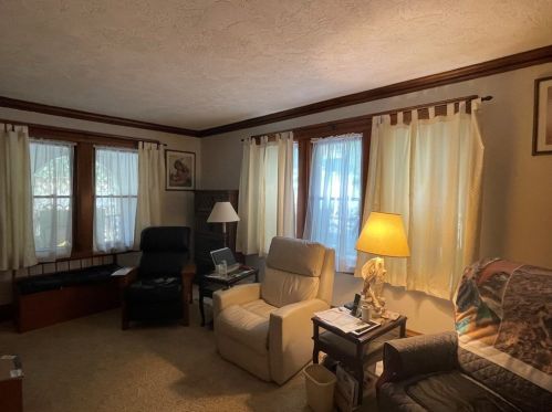 28 Circuit Ave, Worcester MA 01603-2159 exterior