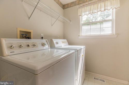 103 Ladds Ln, West Deptford NJ 08093-2319 exterior