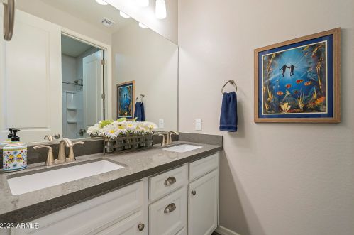 964 Anderson Ave, Phoenix AZ 85023-2208 exterior