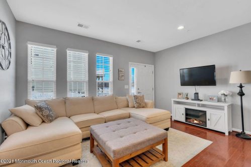 44 Kyle Dr, Tinton Falls NJ 07712-7535 exterior