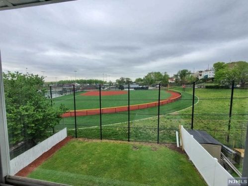 20 Midland Ave, Kearny NJ 07032-2783 exterior