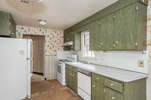 46 Eustis St, Arlington MA 02476-7638 exterior