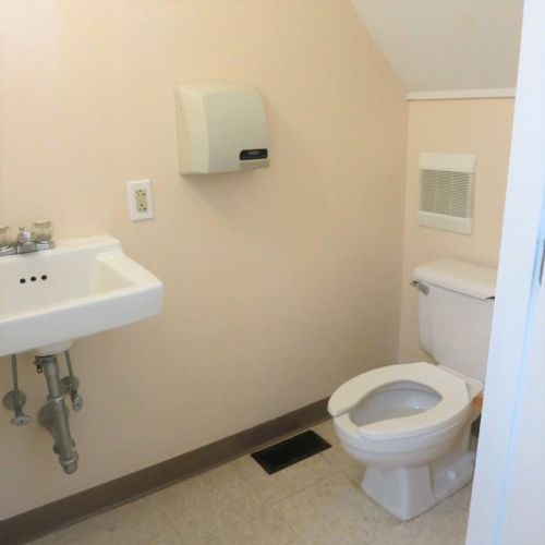 67 Brigham St, New Bedford MA 02740-2214 exterior