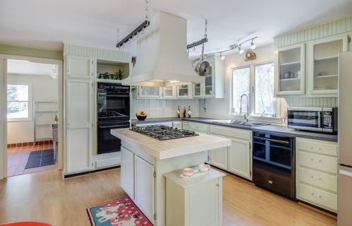 330 Hay Rd, Eastham MA  02642-2641 exterior