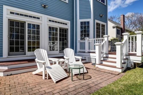 208 Vly Rd, Needham MA 02492-4720 exterior