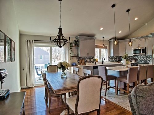 341 Courtney St, Fall River MA 02720-6726 exterior