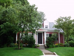 676 Grove St, Newton, MA 02462-1319