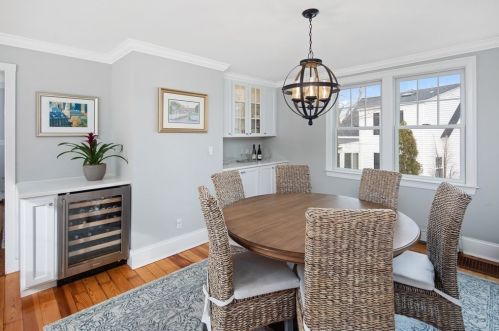 56 Elm St, Hingham MA 02043-2431 exterior