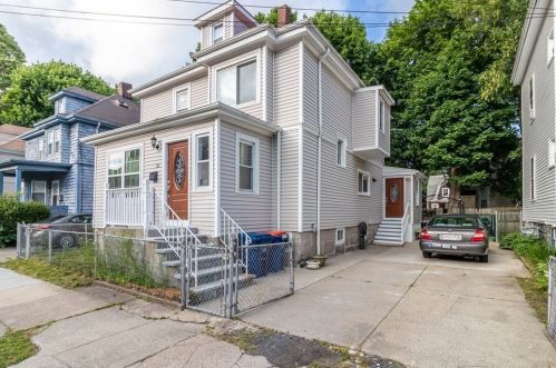 52 Newton St, New Bedford, MA 02740-3823