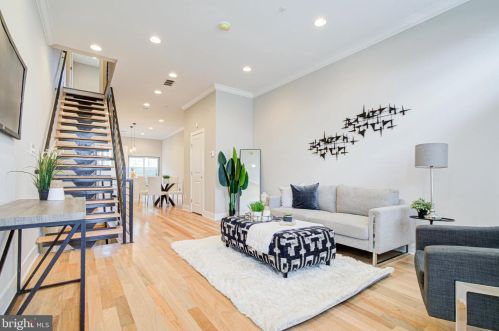 1654 6th St, Philadelphia PA  19122-2911 exterior