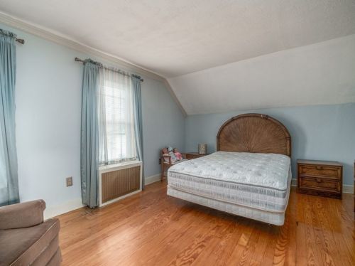 122 Clark St, New Bedford MA 02740-7023 exterior