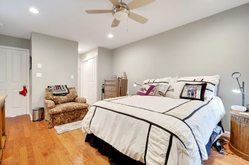 10 Concord Ct, Tinton Falls NJ 07701-5414 exterior