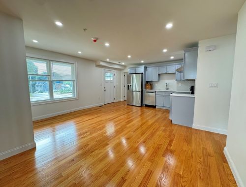 296 Washington St, Braintree, MA 02184-3219