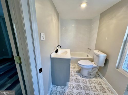 1558 Delaware St, West Deptford NJ  08066-1420 exterior