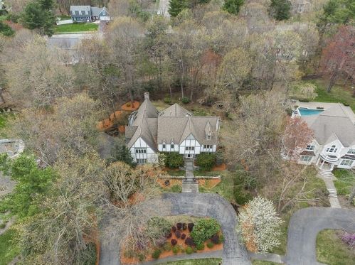 3 Coachman Ridge Rd, Shrewsbury, MA 01545-1560