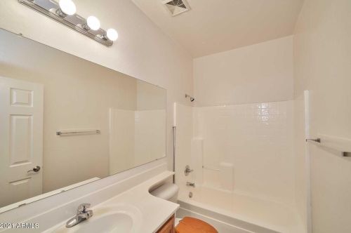 1813 Beautiful Ln, Phoenix AZ 85042-7073 exterior