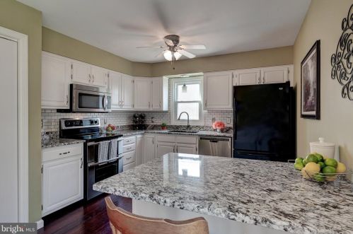 1157 Mantua Pike, West Deptford NJ 08097-1229 exterior