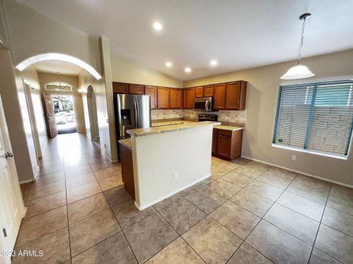 5730 27 Dr, Phoenix AZ 85045-4200 exterior