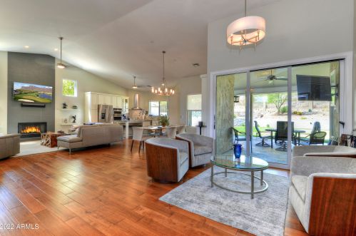 12618 38 St, Phoenix AZ 85040-1613 exterior