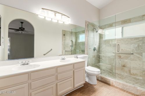 13826 36 Pl, Phoenix AZ 85050-8386 exterior