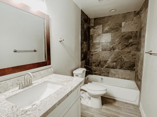 2221 27th St, Phoenix AZ 85008-4924 exterior