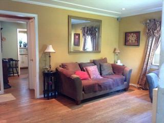 236 Johnson Ave, Bergenfield, NJ 07621-1852