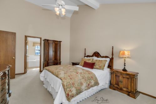 14 Meagan Ln, Lemont IL 60439-4496 exterior