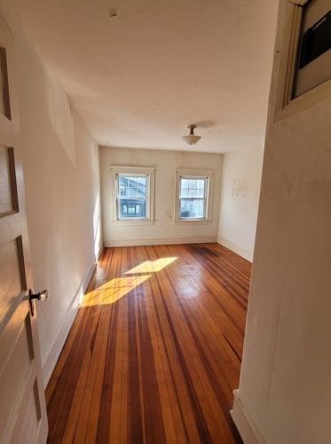 44 Bigelow St, Fall River MA 02720-5408 exterior