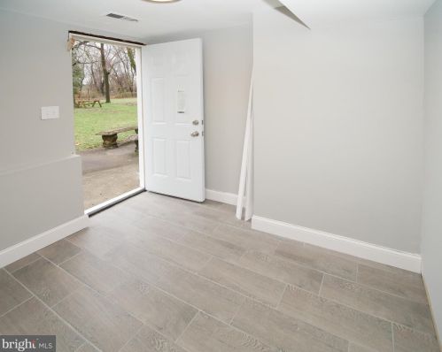 145 Crown Point Rd, West Deptford NJ  08093-1131 exterior