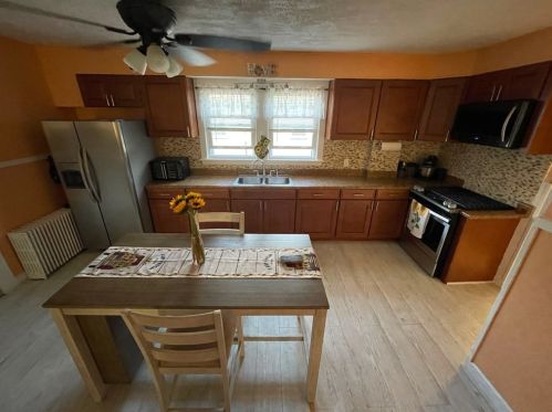 242 Maxfield St, New Bedford MA 02740-5229 exterior