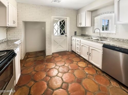 511 Coolidge St, Phoenix, AZ 85013-2716