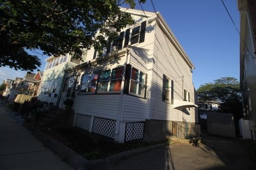 45 Rich St, Everett, MA 02149-1611