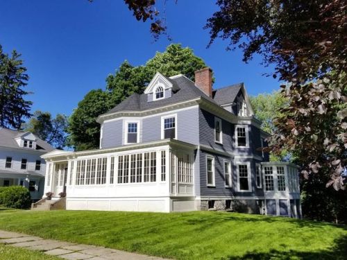 24 Beeching St, Worcester, MA 01602-1402