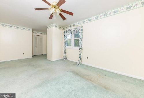 605 Chestnut Ave, West Deptford NJ 08097-1603 exterior