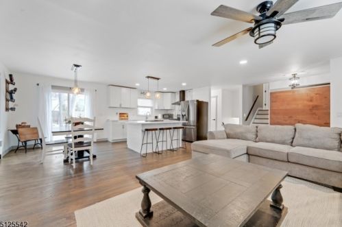 13 Fairview Dr, East Hanover NJ  07936-3506 exterior