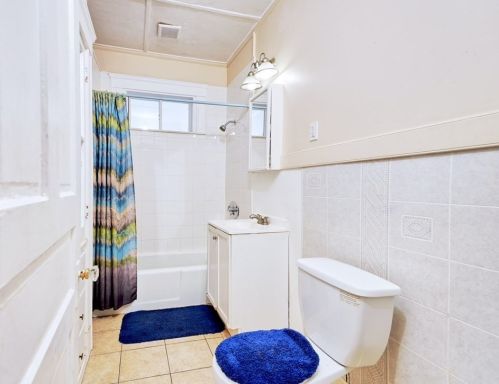 488 Park Ave, Worcester MA 01610-1223 exterior