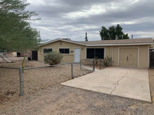 2337 Beverly Ln, Phoenix, AZ 85022-2914