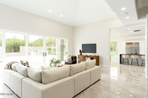 5801 30th St, Phoenix AZ  85016-2401 exterior