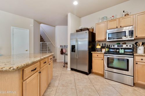 1713 Cielo Grande Ave, Phoenix AZ 85024-7555 exterior