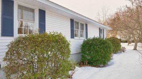 136 Randall St, Worcester MA 01606-2039 exterior