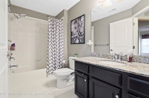 35 Kyle Dr, Tinton Falls NJ 07712-7536 exterior